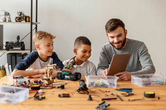 Workshop de Ciências e Robótica  - Como fazer uma aula divertida e prática em 1 hora, utilizando gamificação e conteúdo maker